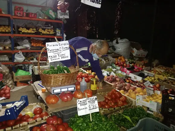 Fruteria Julian - Frutería en Villarcayo de Merindad de Castilla la Vieja
