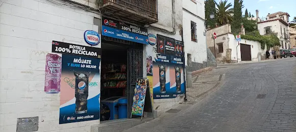 Frutería y comestibles Albayzin D.Z - Frutería en Granada