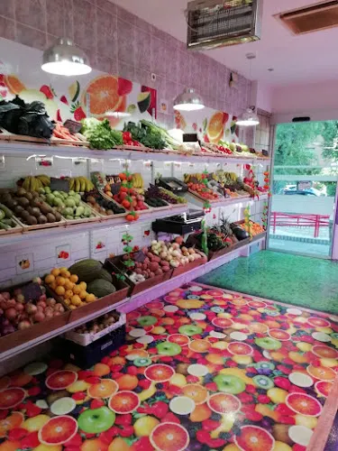 Mercadito El Bierzo-Los Mellizos: pescadería, frutería, carnicería - Tienda de alimentación en Madrid