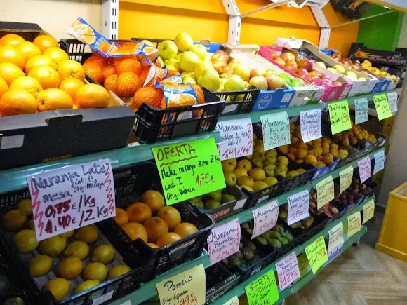 Fruterías La Familia ("donde Ana").