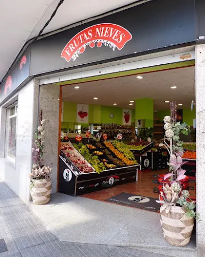Frutas Nieves - Frutería en Sanxenxo